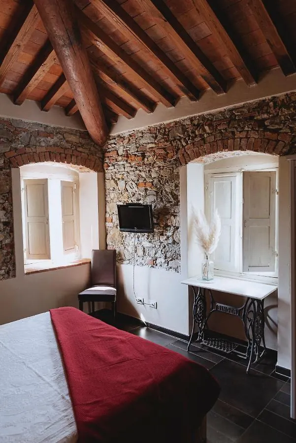 Un Angelo Alla Mia Tavola Sarzana 0*,  Italy